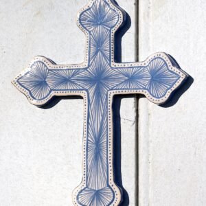 Croix en faïence émaillée