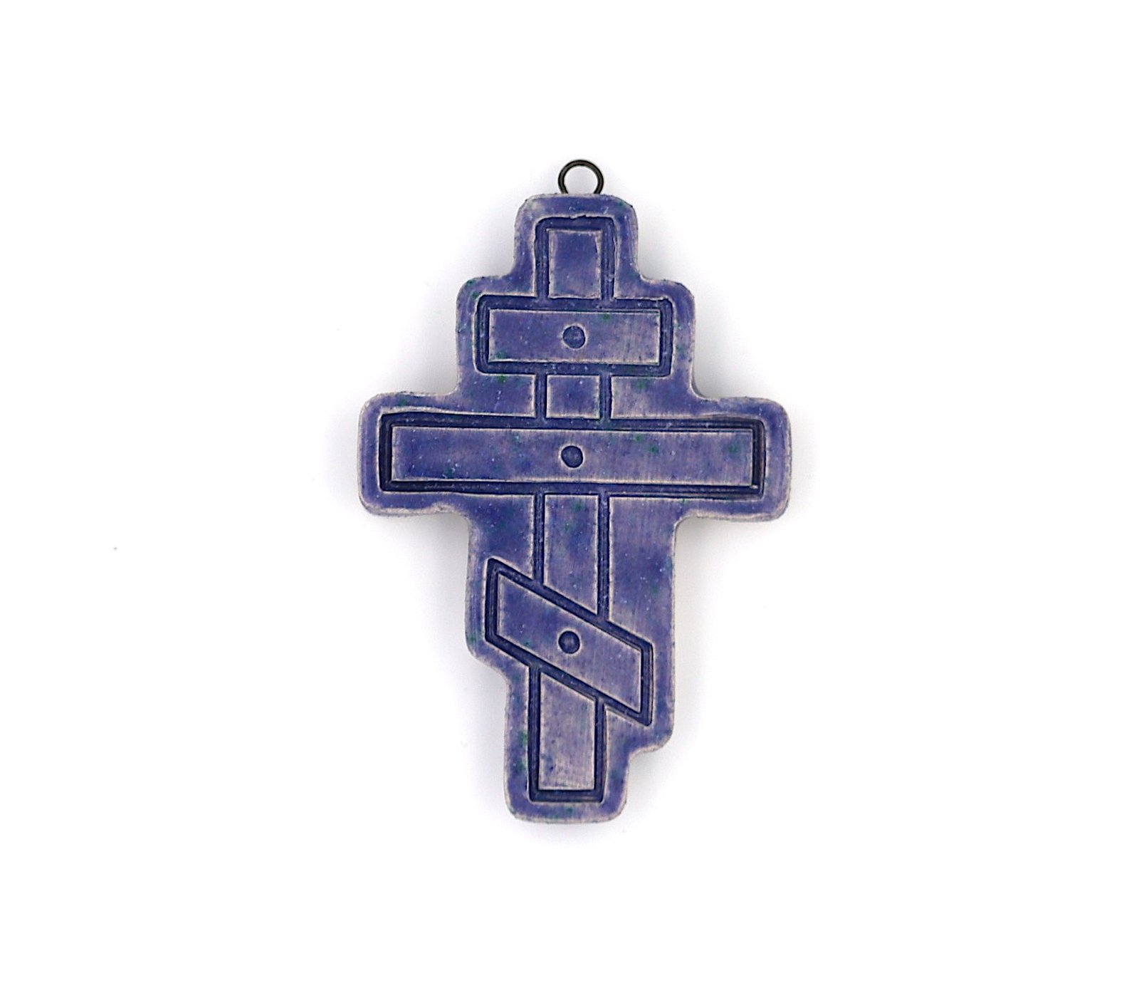 Croix en faïence émaillée