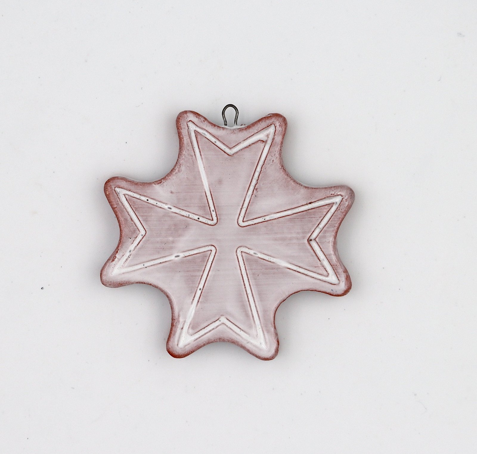 Croix en faïence émaillée